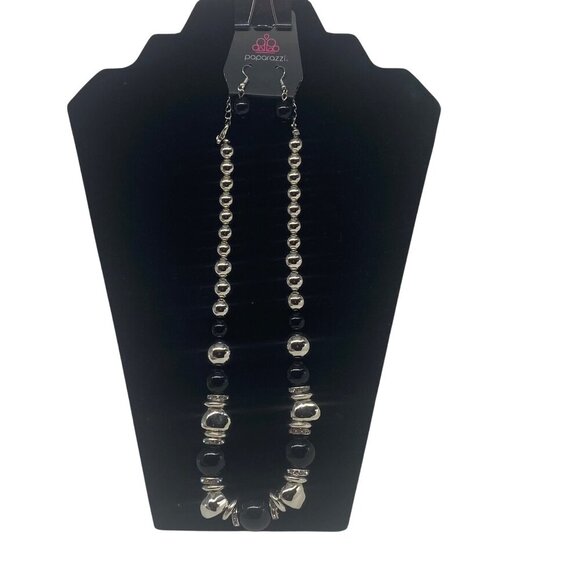 Paparazzi Jewelry Hollywood Haute Spot Black Necklace & Earrings Set  For Women - Picture 2 of 8